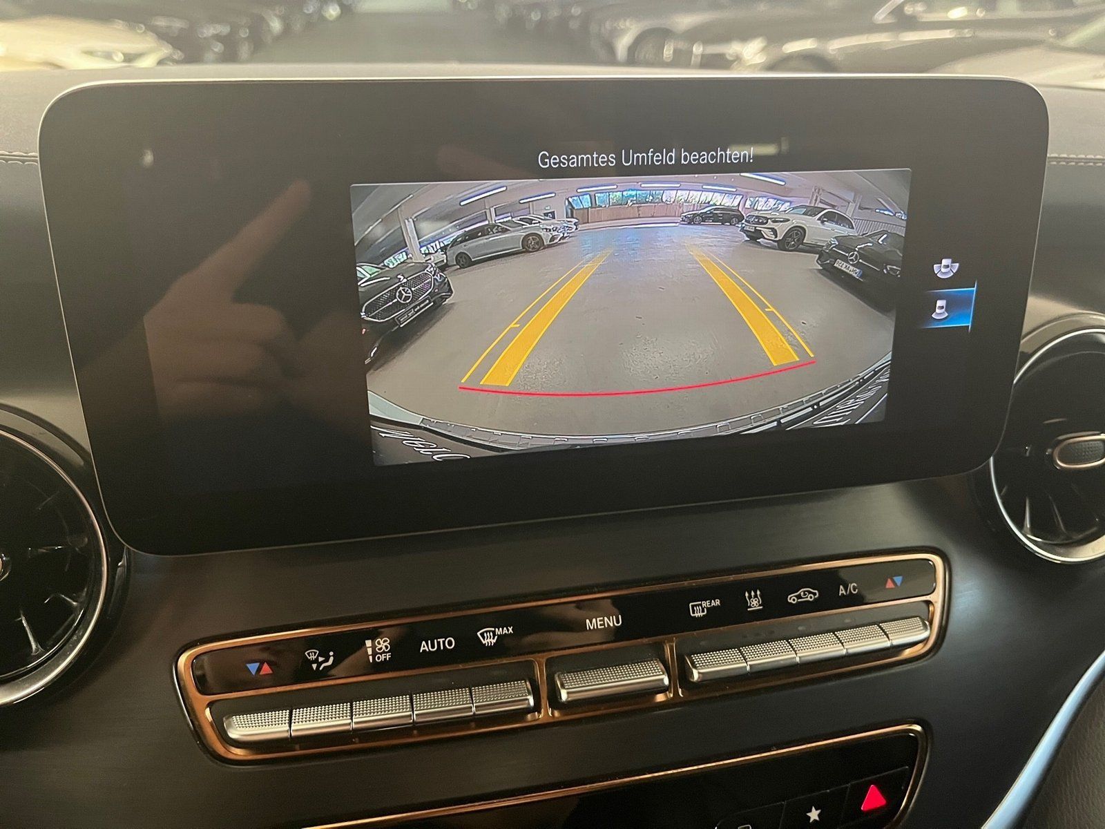 Fahrzeugabbildung Mercedes-Benz EQV 300 AVANTGARDE Lang*LED*Totw*Burmester*Distr