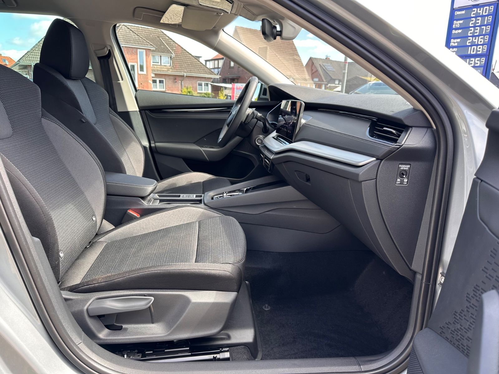 Fahrzeugabbildung SKODA Octavia Combi 1.5 TSI Selection DSG LED/ACC/APP