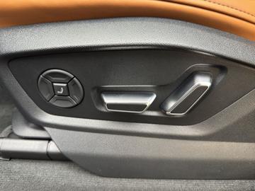 2025 AUDI RSQ8 — миниатюра 16