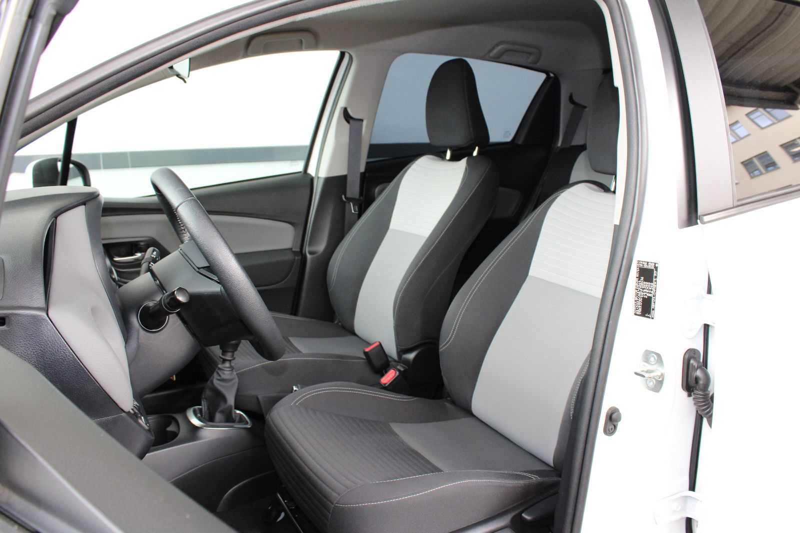 Fahrzeugabbildung Toyota Yaris Comfort 1,5 L 6-Gang *CarPlay*Kamera