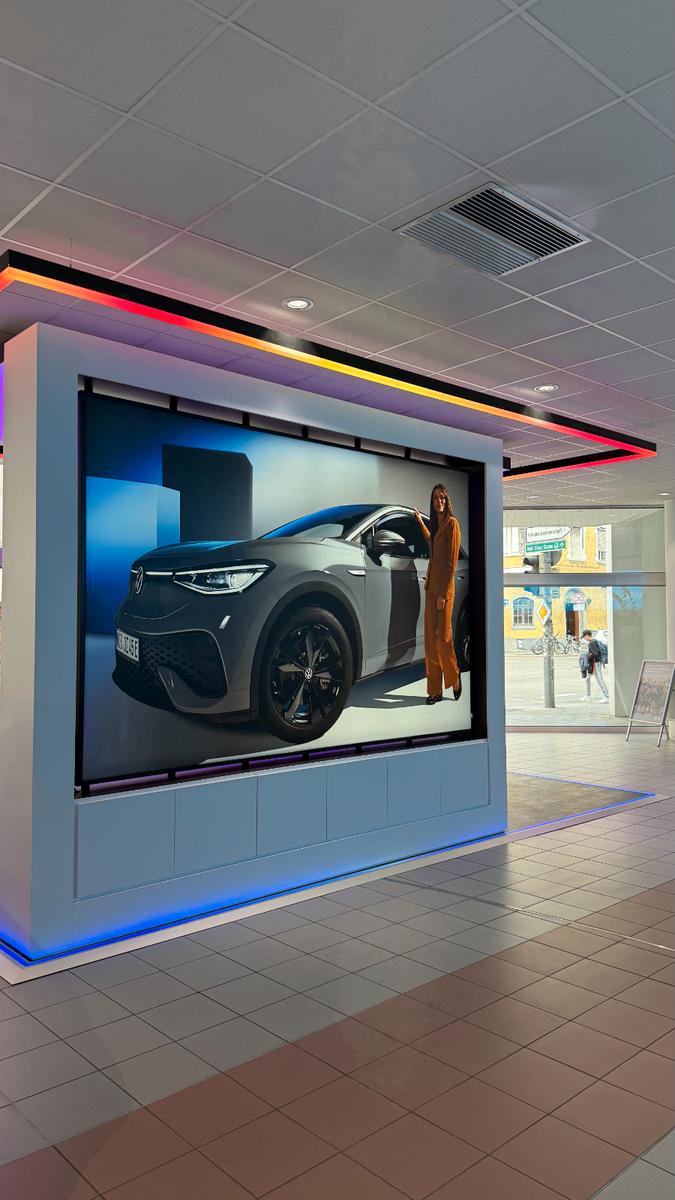 showroom-image-top
