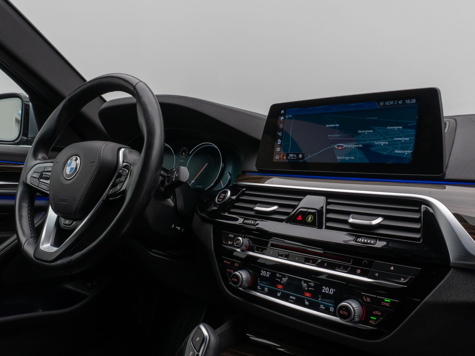 Fahrzeugabbildung BMW 540i xD Luxury Line Kamera HUD HiFi Komfort AHK