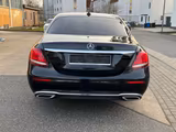 Mercedes-Benz E 200d AVANTGARDE Autom. AVANTGARDE - Mercedes-Benz E 200: Schwarz, Limousine