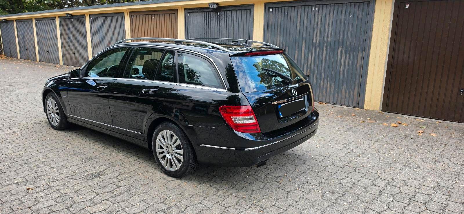 Mercedes-Benz C200 2011 — photo 7
