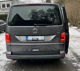 Volkswagen T6 Multivan, AHK, SHZ, DSG - graue Volkswagen T6 Multivan