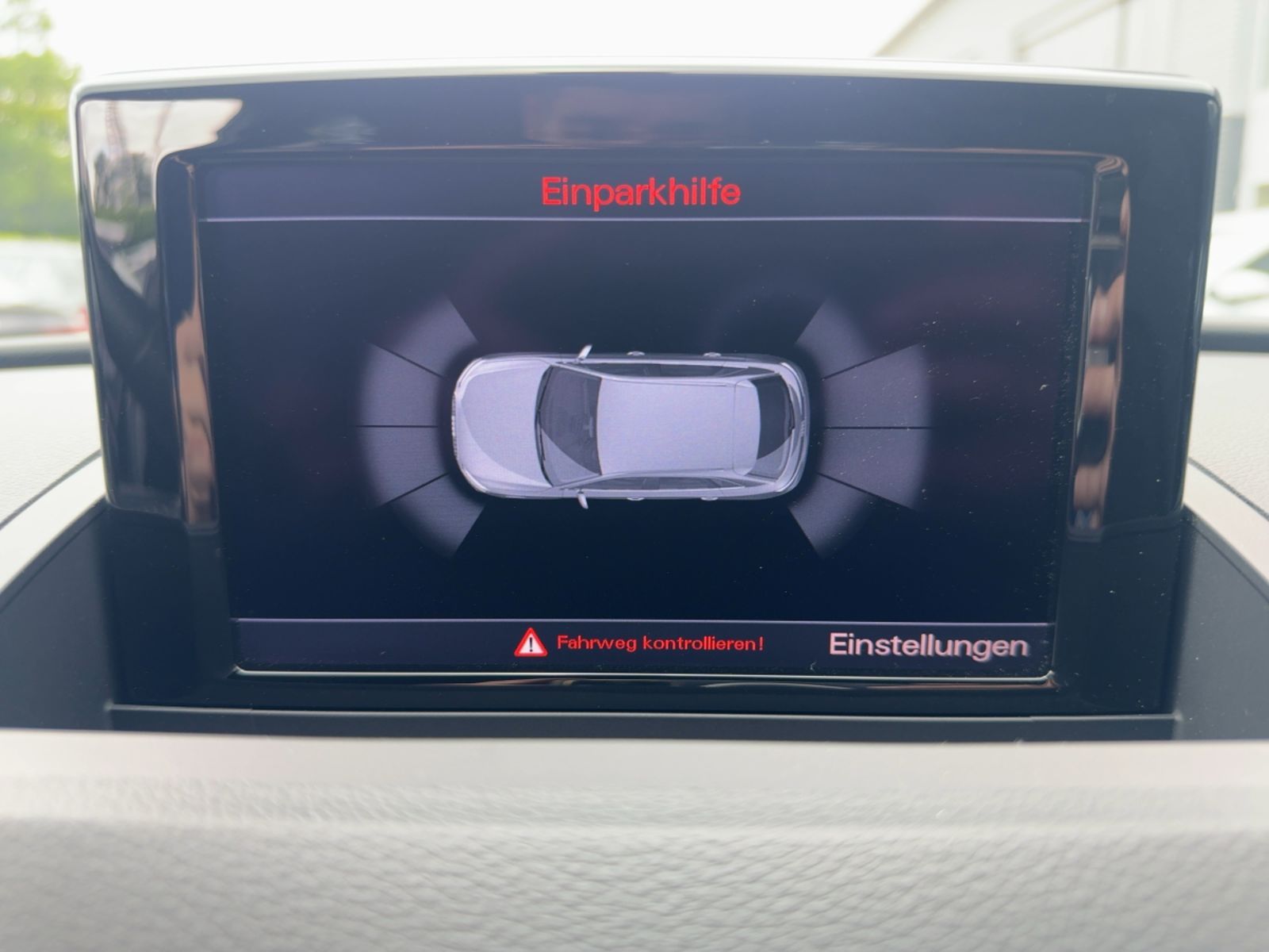 Fahrzeugabbildung Audi Q3 2.0 TFSI quattro sport Alu LED AHK S-line Nav