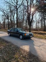 Mercedes-Benz Mercedes Benz W124 260E - aus 1990: Mercedes