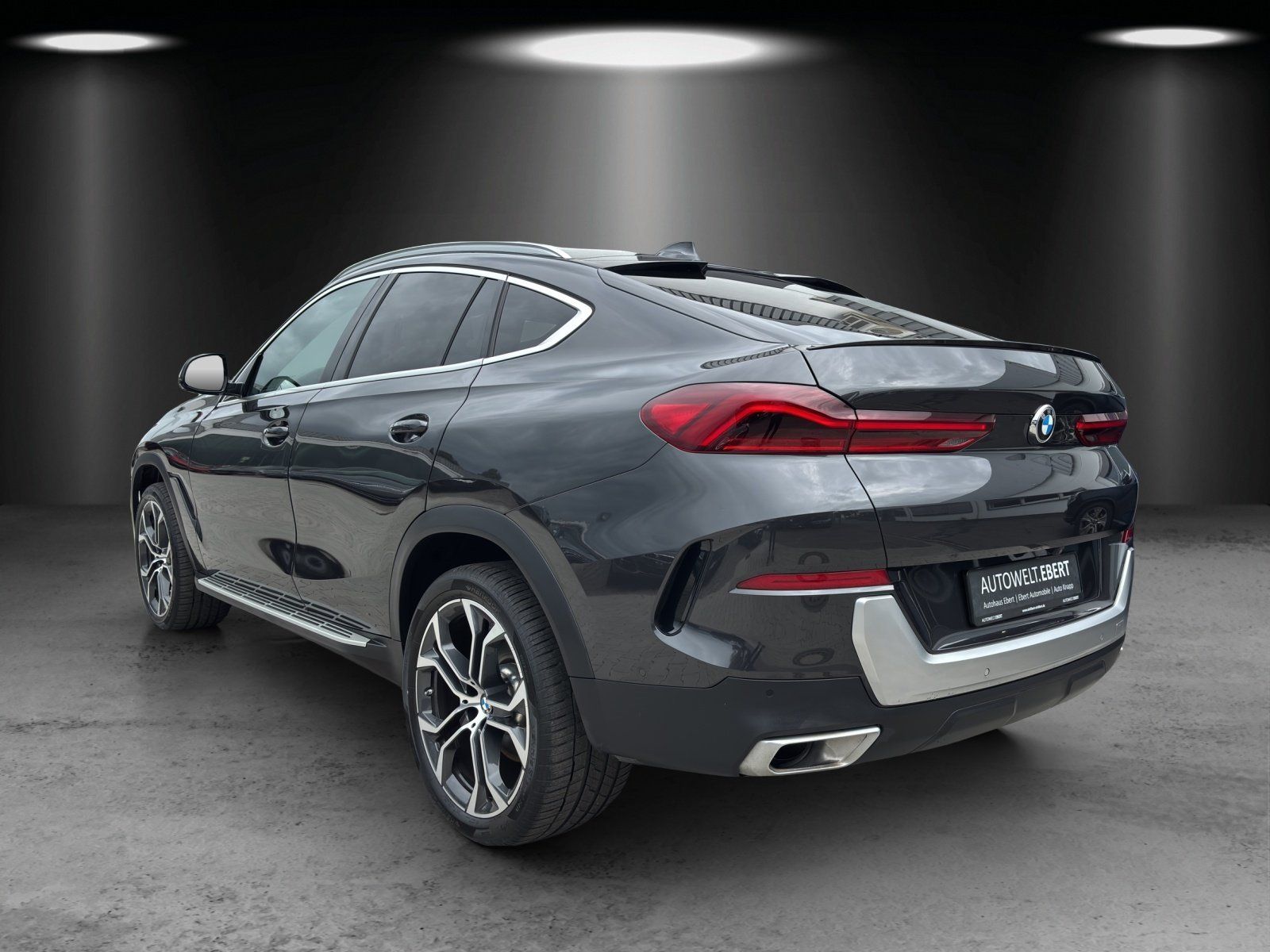 Fahrzeugabbildung BMW X6 xDrive 30d xLine/PANO-DA./AHK/LASER/HUD/360°
