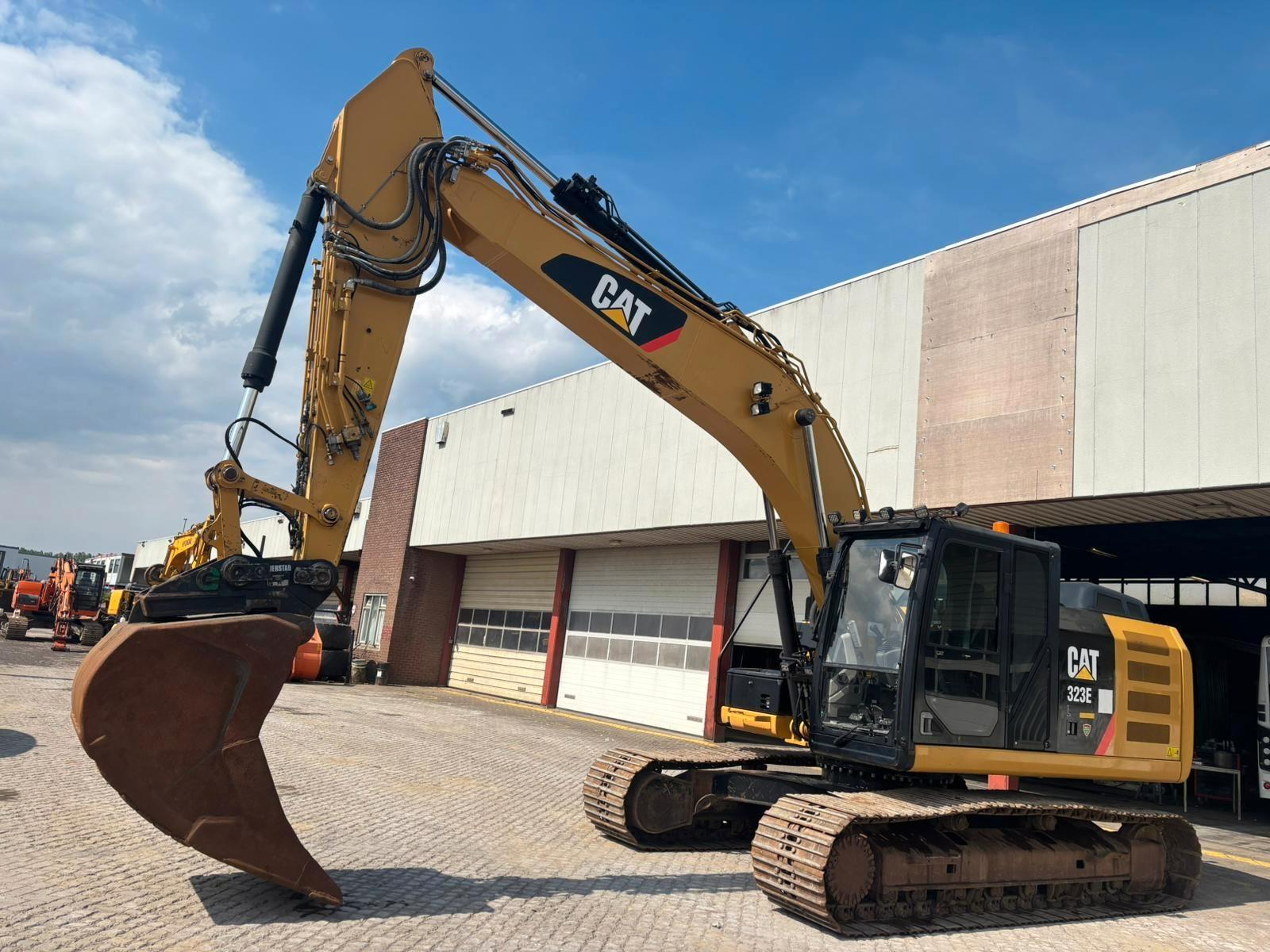 CAT 323EL