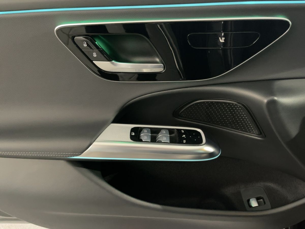 Fahrzeugabbildung Mercedes-Benz E 220 d AMG AMG/LED/Kamera/AHK