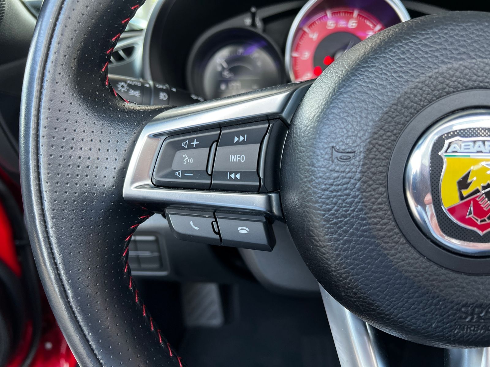 Fahrzeugabbildung Abarth 124 Spider Turismo KLIMA LED LEDER NAVI