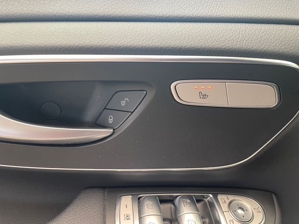 Fahrzeugabbildung Mercedes-Benz V 250 ED/L AMG 7 Sitze DISTRONIC Standhg 2,5tAHK