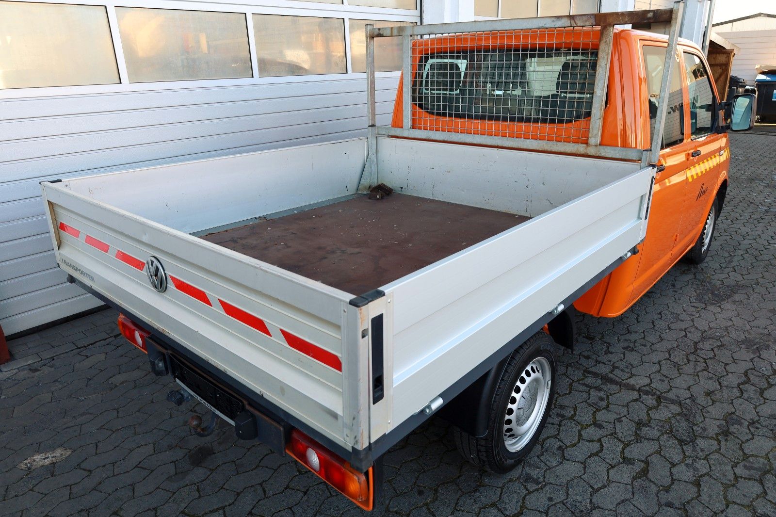 Fahrzeugabbildung Volkswagen T6 Transporter Pritsche Doka,Elektrik-Paket,AHK