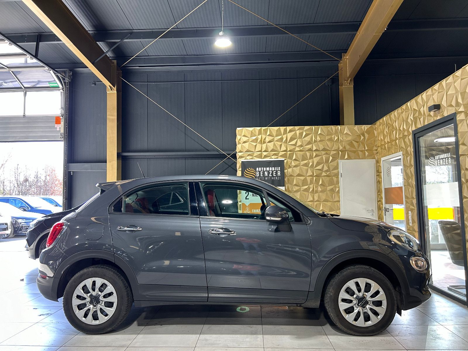 Fahrzeugabbildung Fiat 500X Pop Star//NAVI//PDC//TEMPOM//MFL