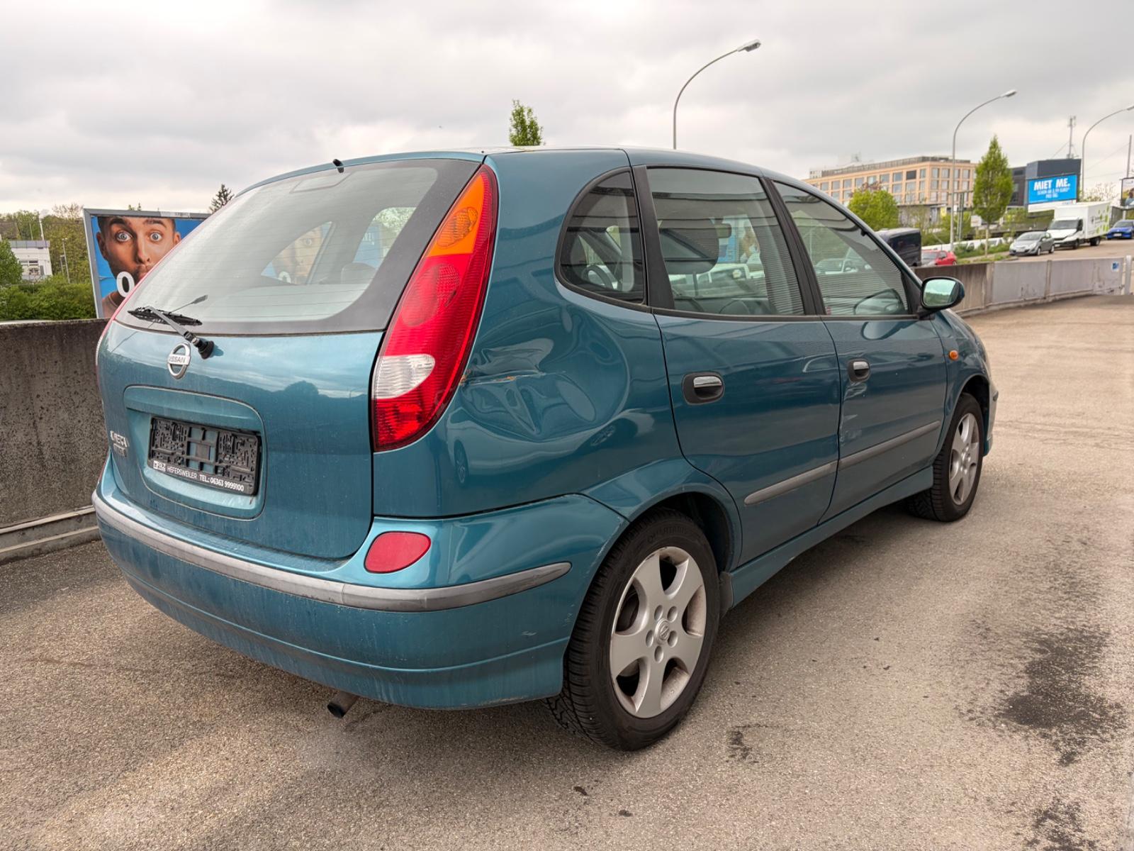 Nissan Almera 2005 — rear view