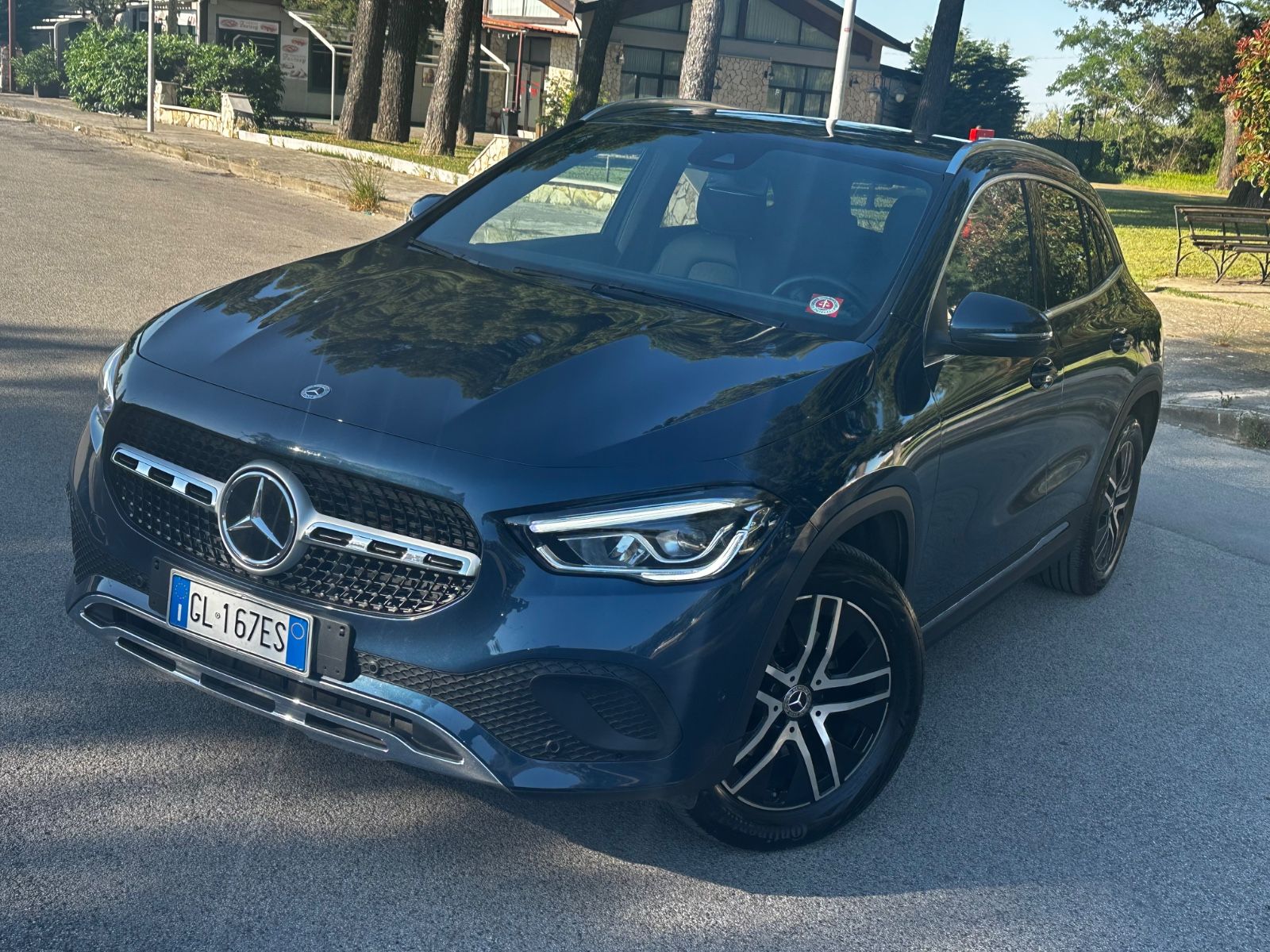 MERCEDES-BENZ GLA 200 d 4MATIC DCT -