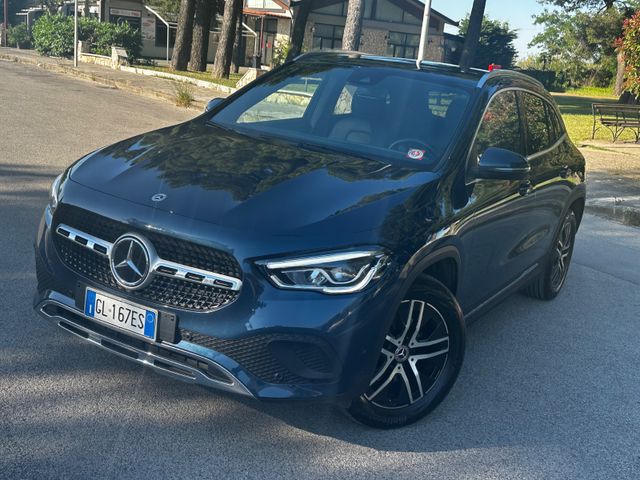MERCEDES-BENZ GLA 200 d 4MATIC DCT -