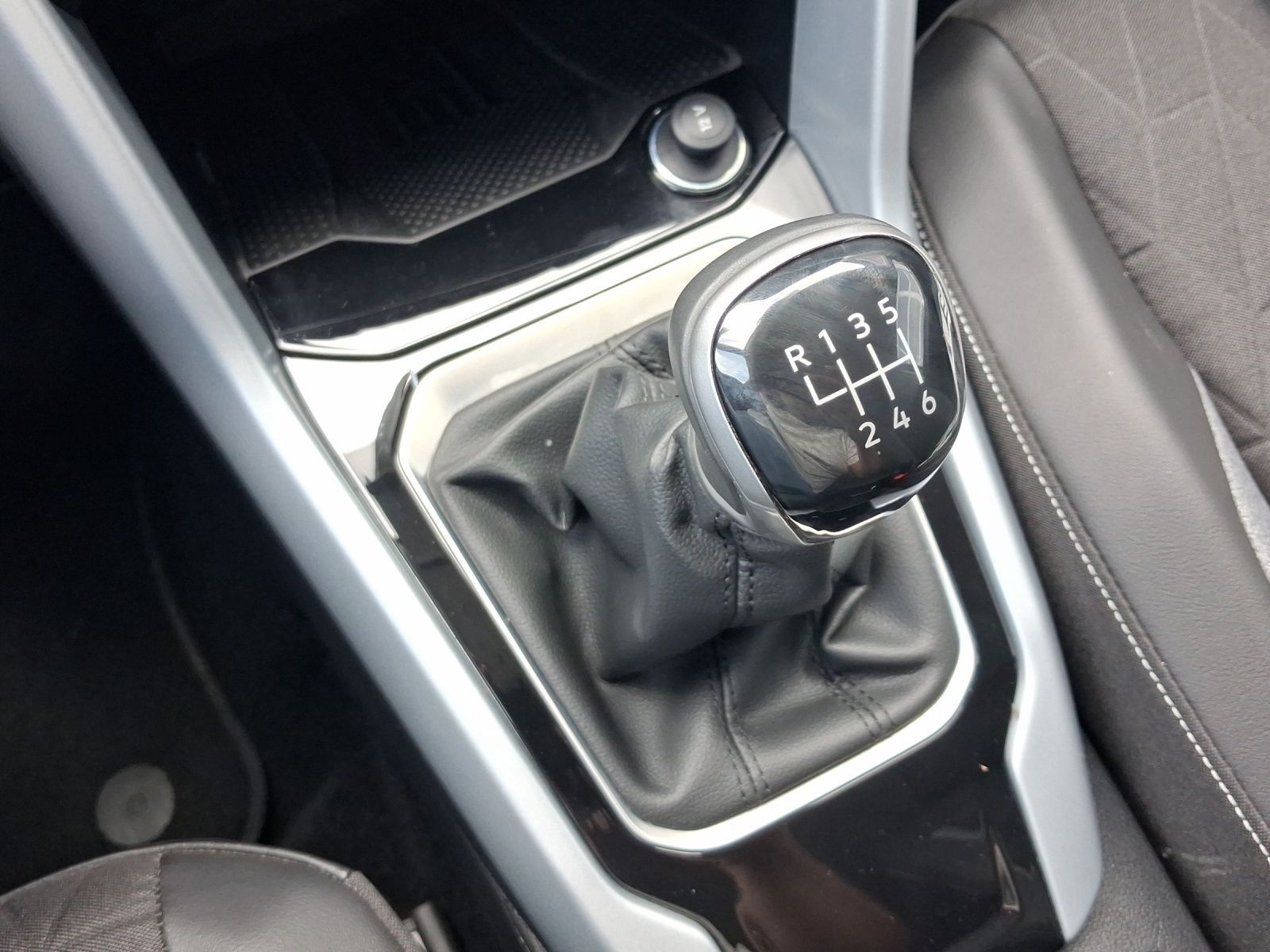 Volkswagen T-Roc - Bild 12