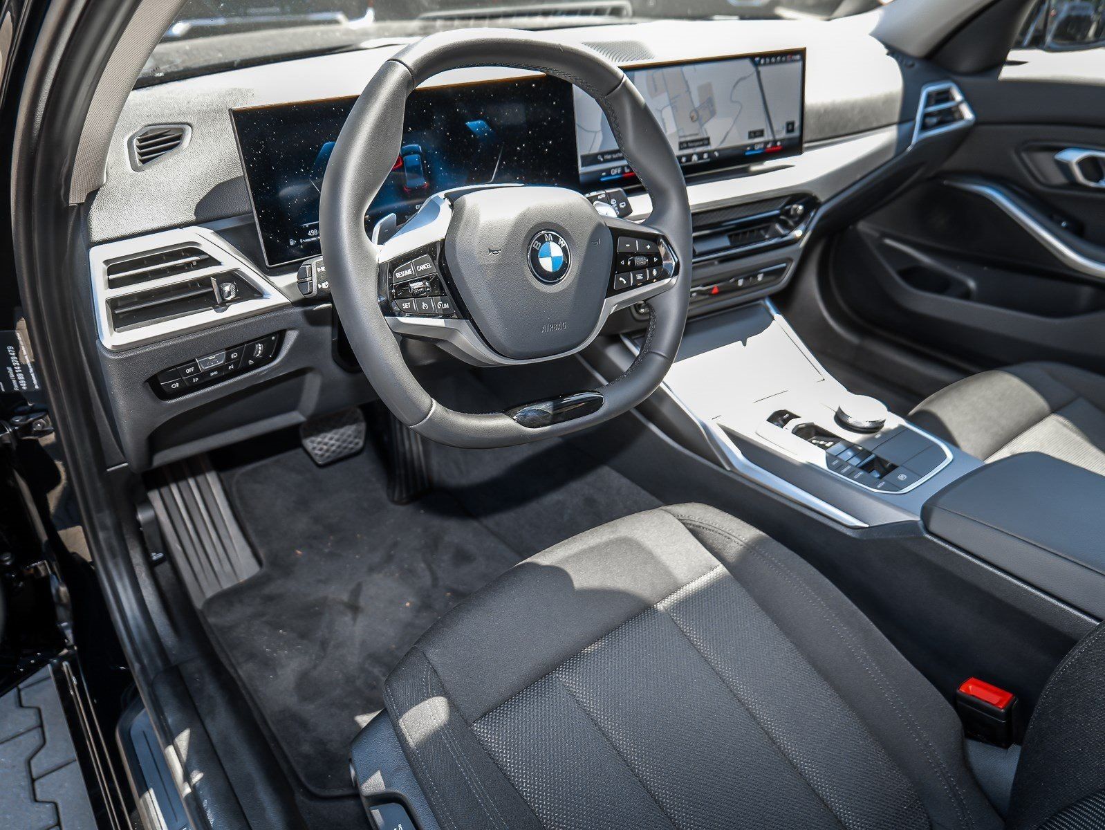 BMW 318i Touring RFK NAVI LED PDC V+H DAB Parkass. foto 15