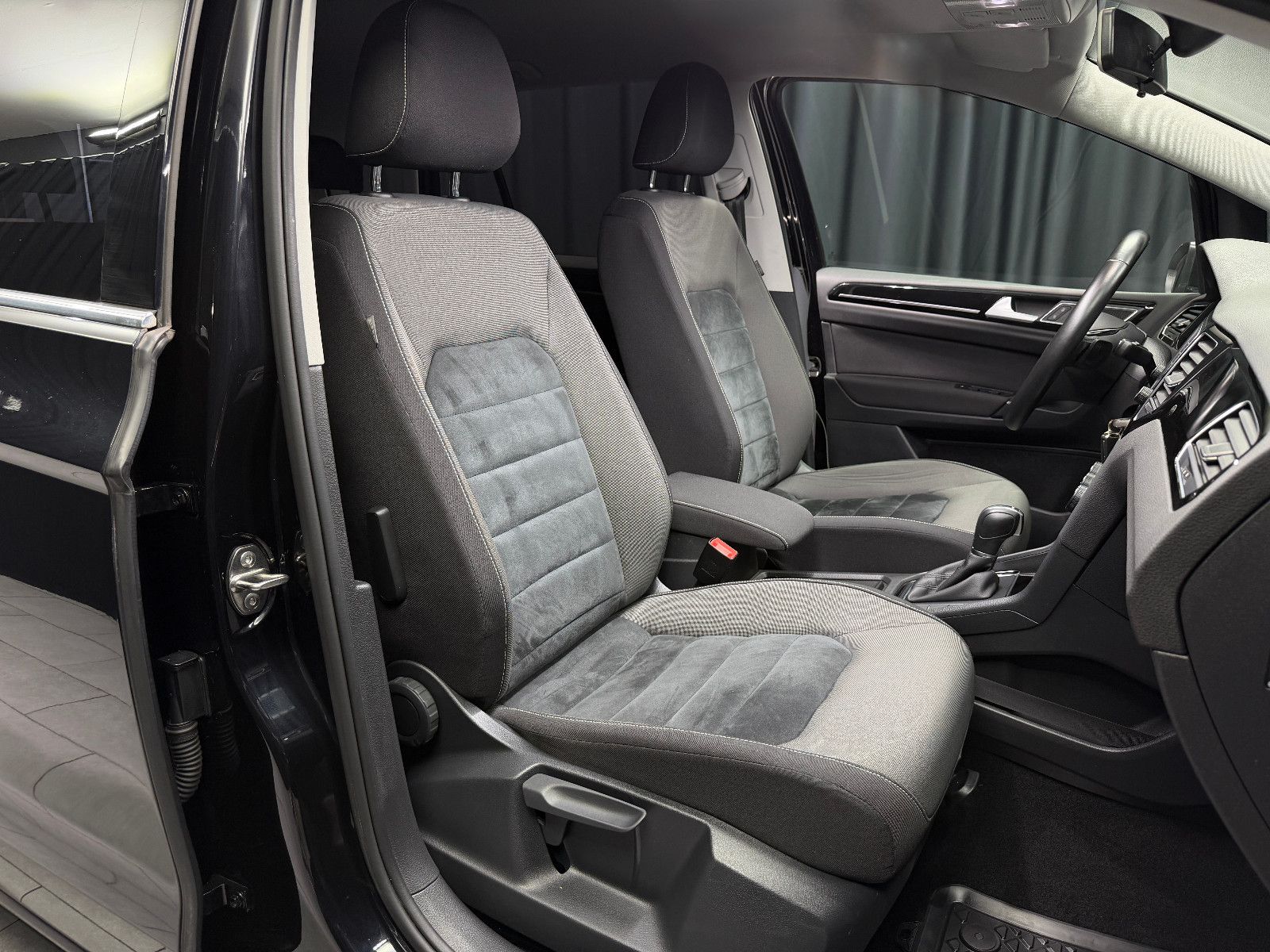 Fahrzeugabbildung Volkswagen Golf Sportsvan VII Highline |AUTOMATIK|PDC|DSG