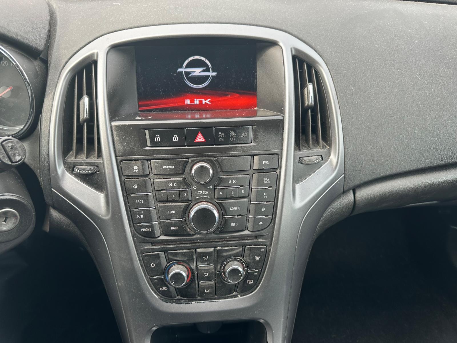 Opel Astra 2015 — photo 16
