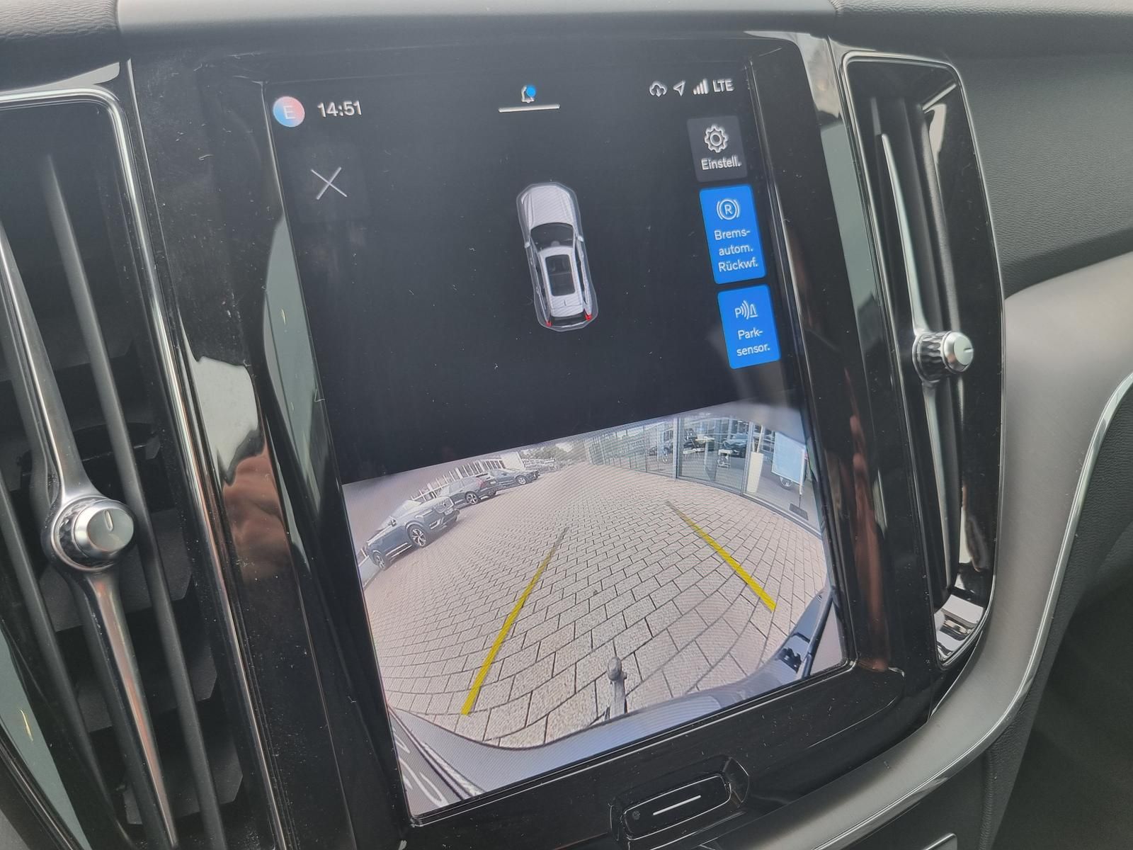 Fahrzeugabbildung Volvo XC60 B4 Diesel Core 'Anhängerkupplung'