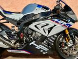 BMW HP4 RACE CARBON NR:749 von 750 - BMW R 75
