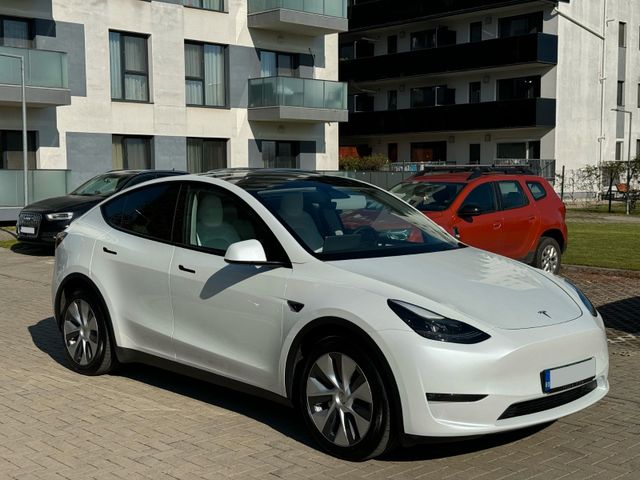 Tesla Model Y Long Range Dual Motor AWD Long Range