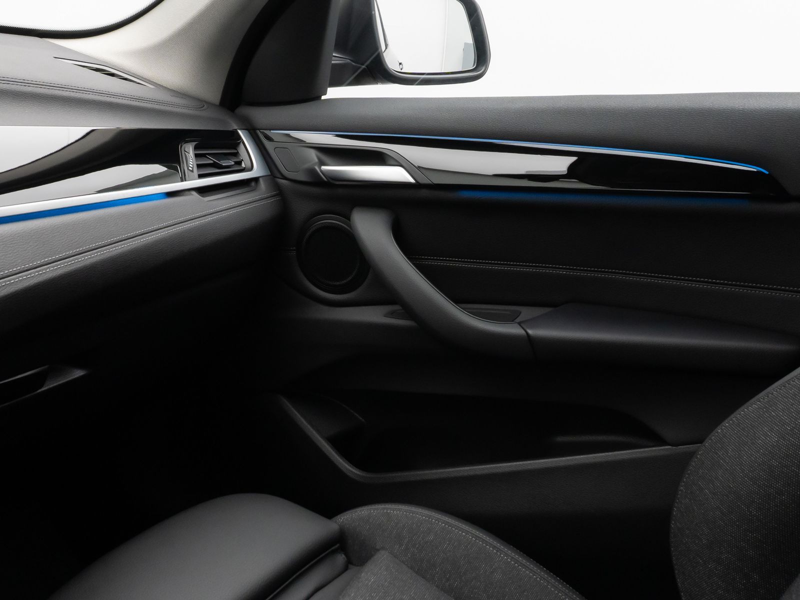 Fahrzeugabbildung BMW X1 xD25e Sport Line Kamera DAB Navi LED Komfort