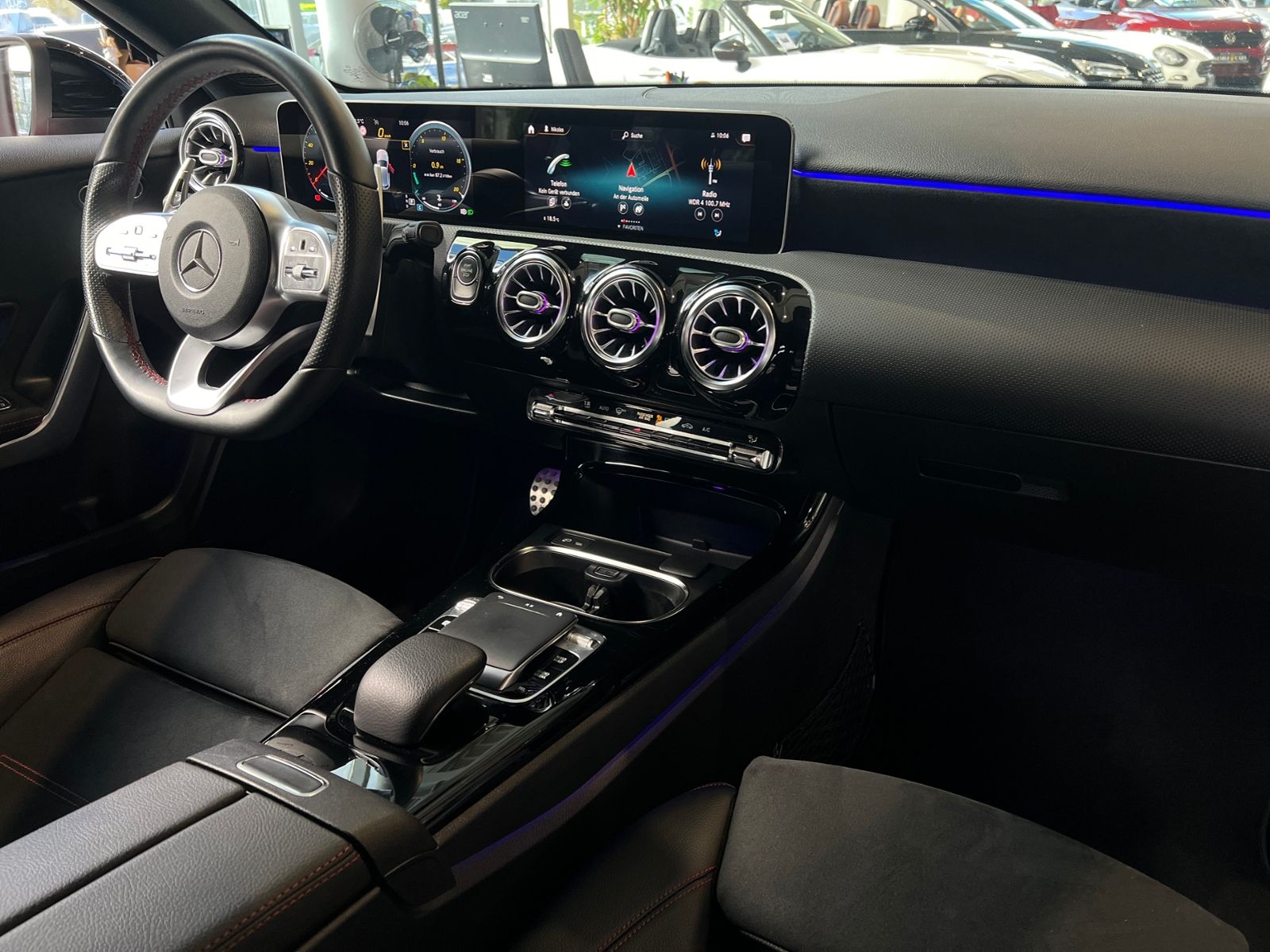 Fahrzeugabbildung Mercedes-Benz A 250 AMG RFK LED Ambiente