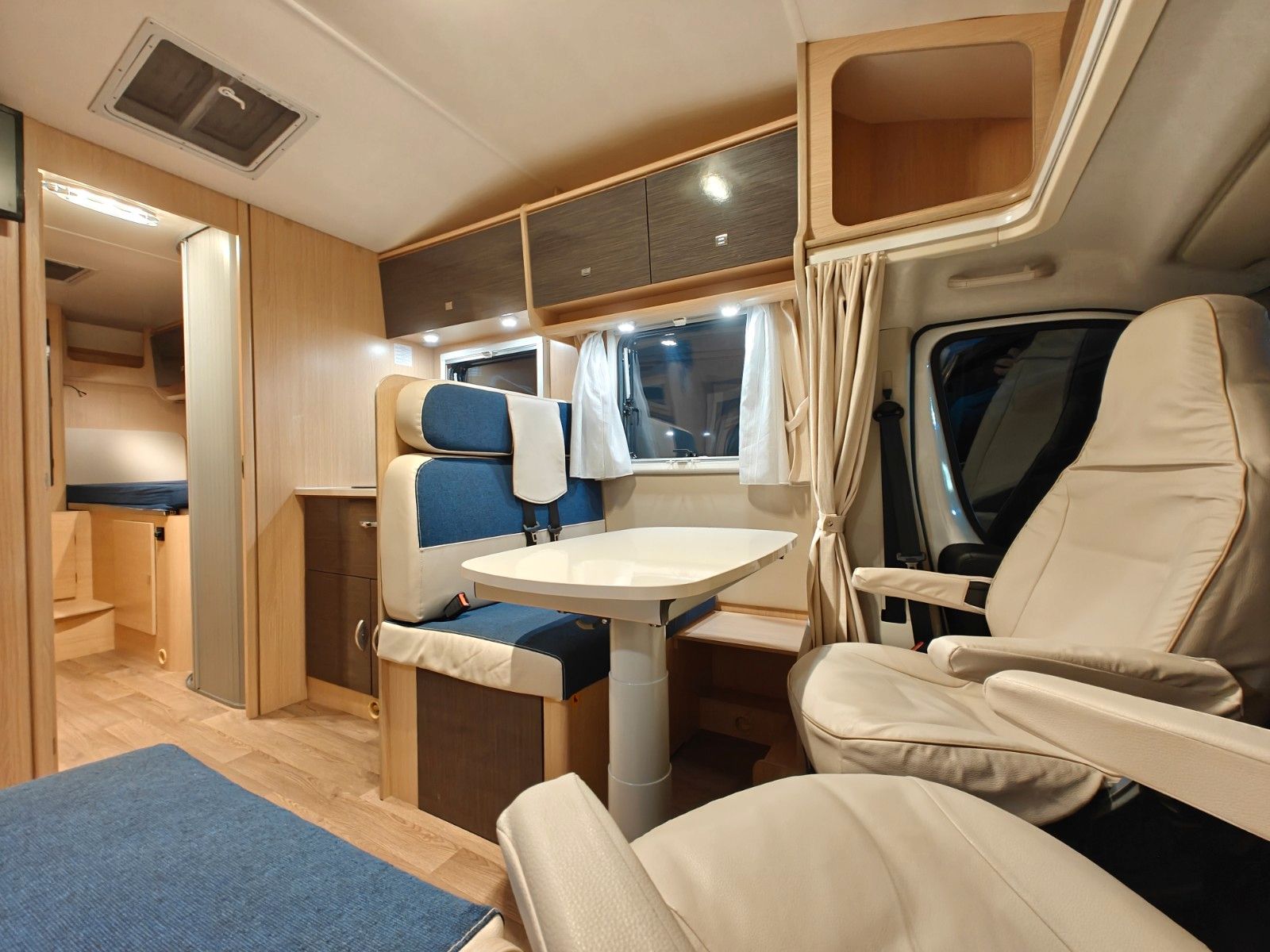 Fahrzeugabbildung XGO Dynamic 95 P - Autom. SAT, TV, Einzelbetten -