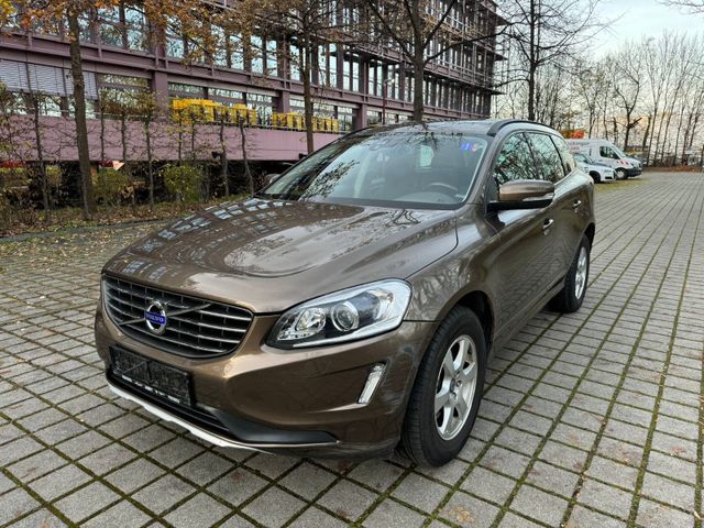 Volvo XC60 D4 AWD Summum Xenon Navi AHK Facelift