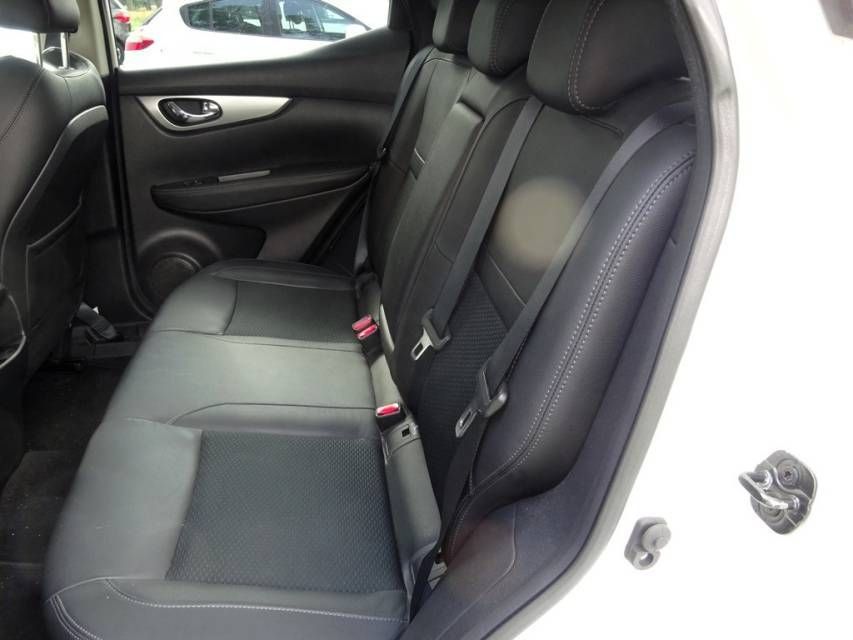 Fahrzeugabbildung Nissan Qashqai 1,2 DIG-T Tekna Safety Shield beh.FS  Pa