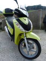 Honda Top Motorroller SH 125i nur 2,5 Liter Verbrauch - ROLLER MOTOR