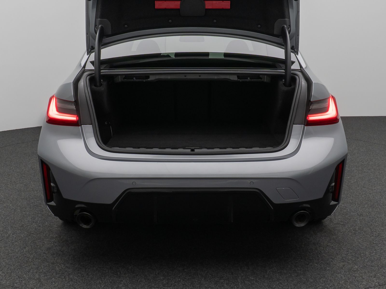 Fahrzeugabbildung BMW 330e M Sport Kamera DAB HiFi Stop&Go Komfort 19"