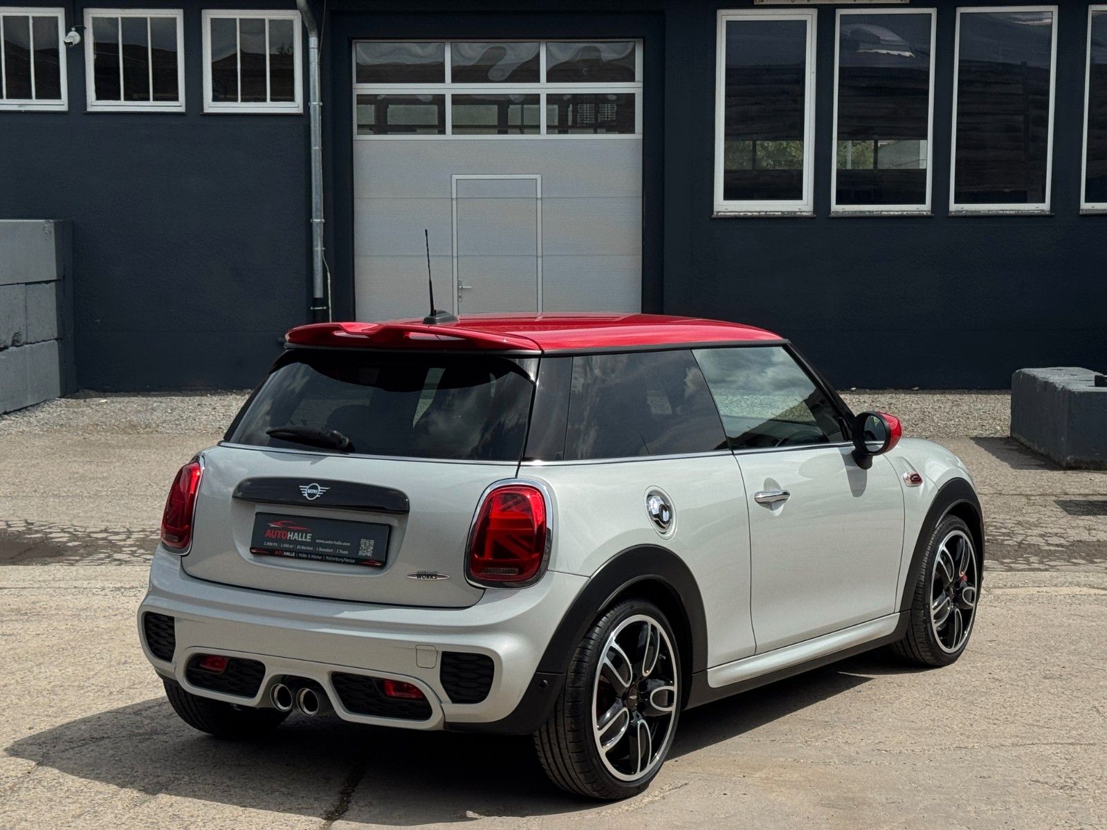 Fahrzeugabbildung MINI John Cooper Works CarPlay Adap. LED NAV HuD PDC