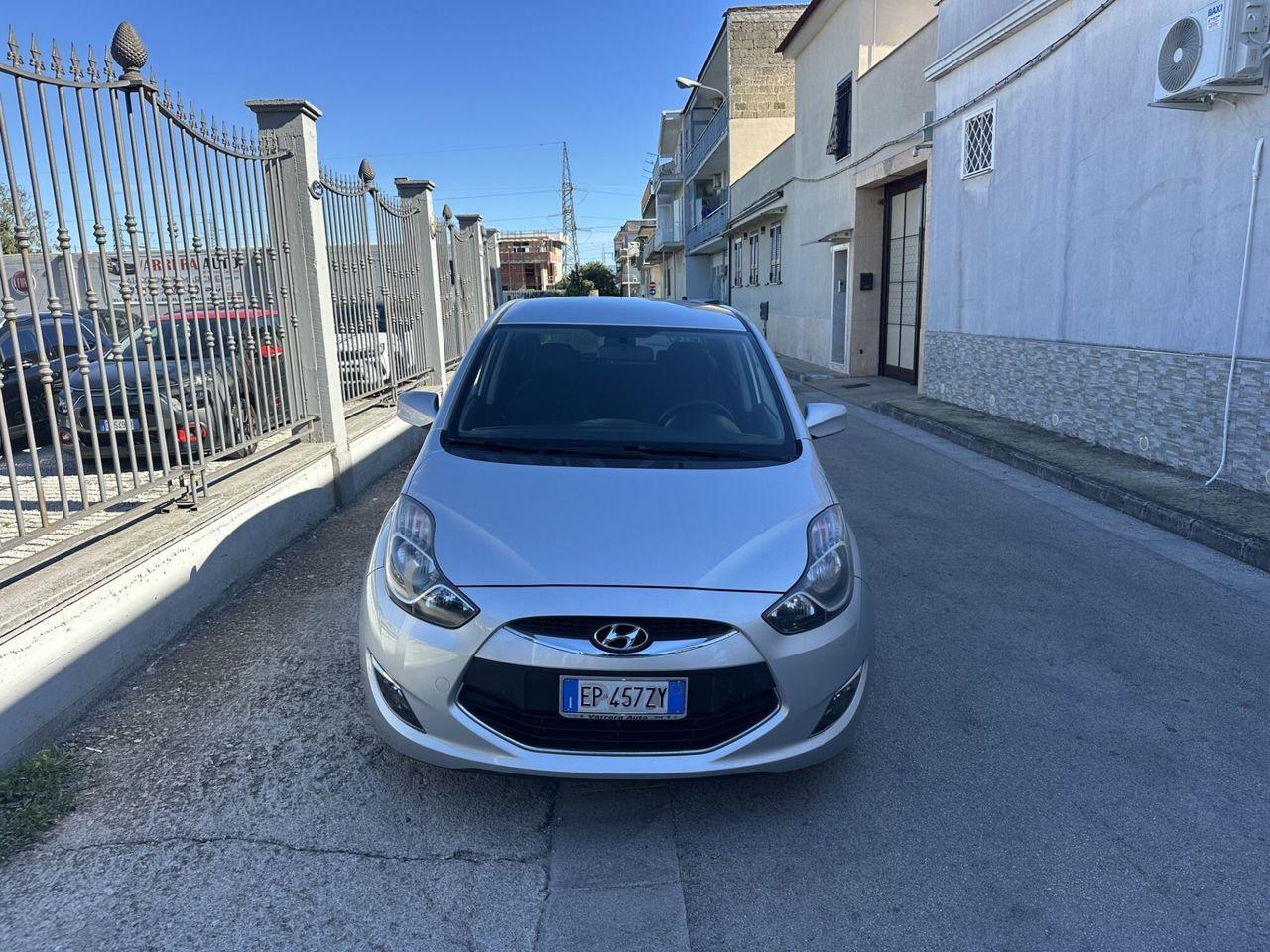 Hyundai ix20 2013 — rear view