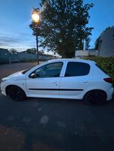 Peugeot 206+ -Gepflegt und TÜV Neu - Peugeot 206 in Duisburg