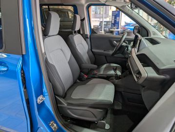 Ford Tourneo Courier Titanium WipaAHK 5JGarantie!