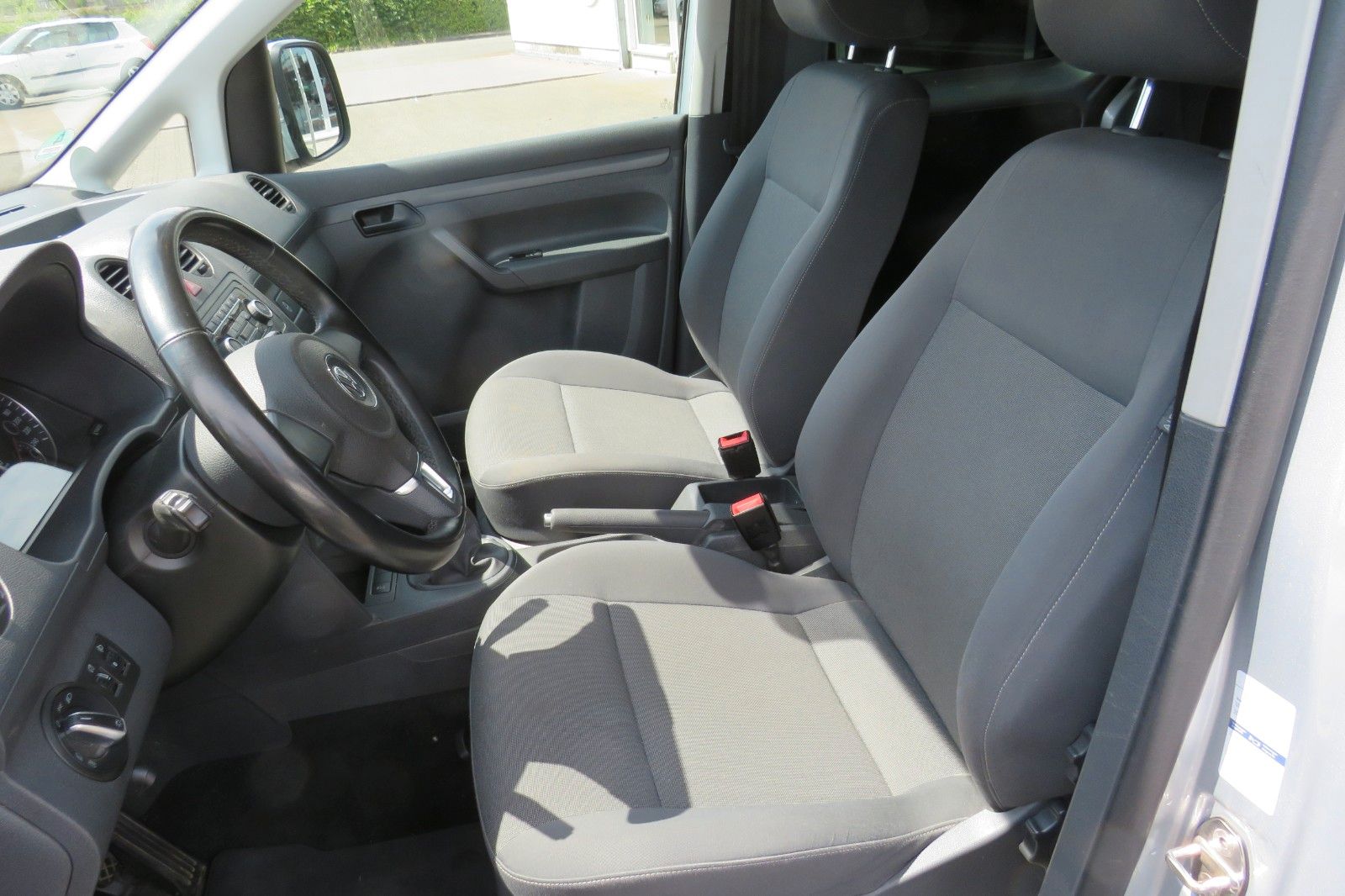 Fahrzeugabbildung Volkswagen Caddy TDI WoMo KLIMA GRA AHK NAVI