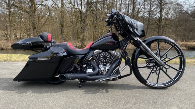 Harley-Davidson FLHXS StreetGlide Special Ultimate Bagger 30zoll