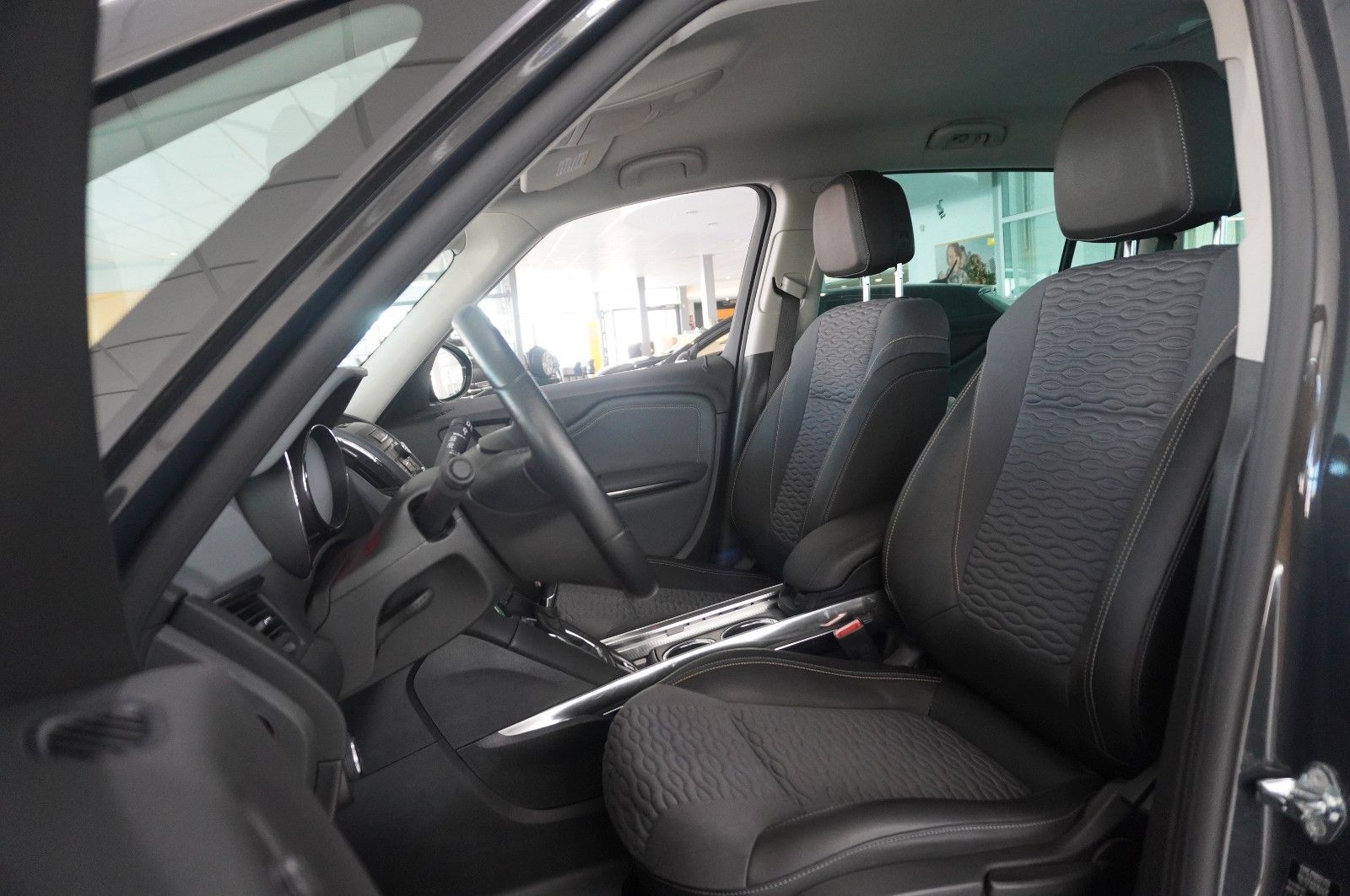 Fahrzeugabbildung Opel Zafira C Tourer 1.6T INNOV. 7-SITZ NAVI/SHZ/AHK