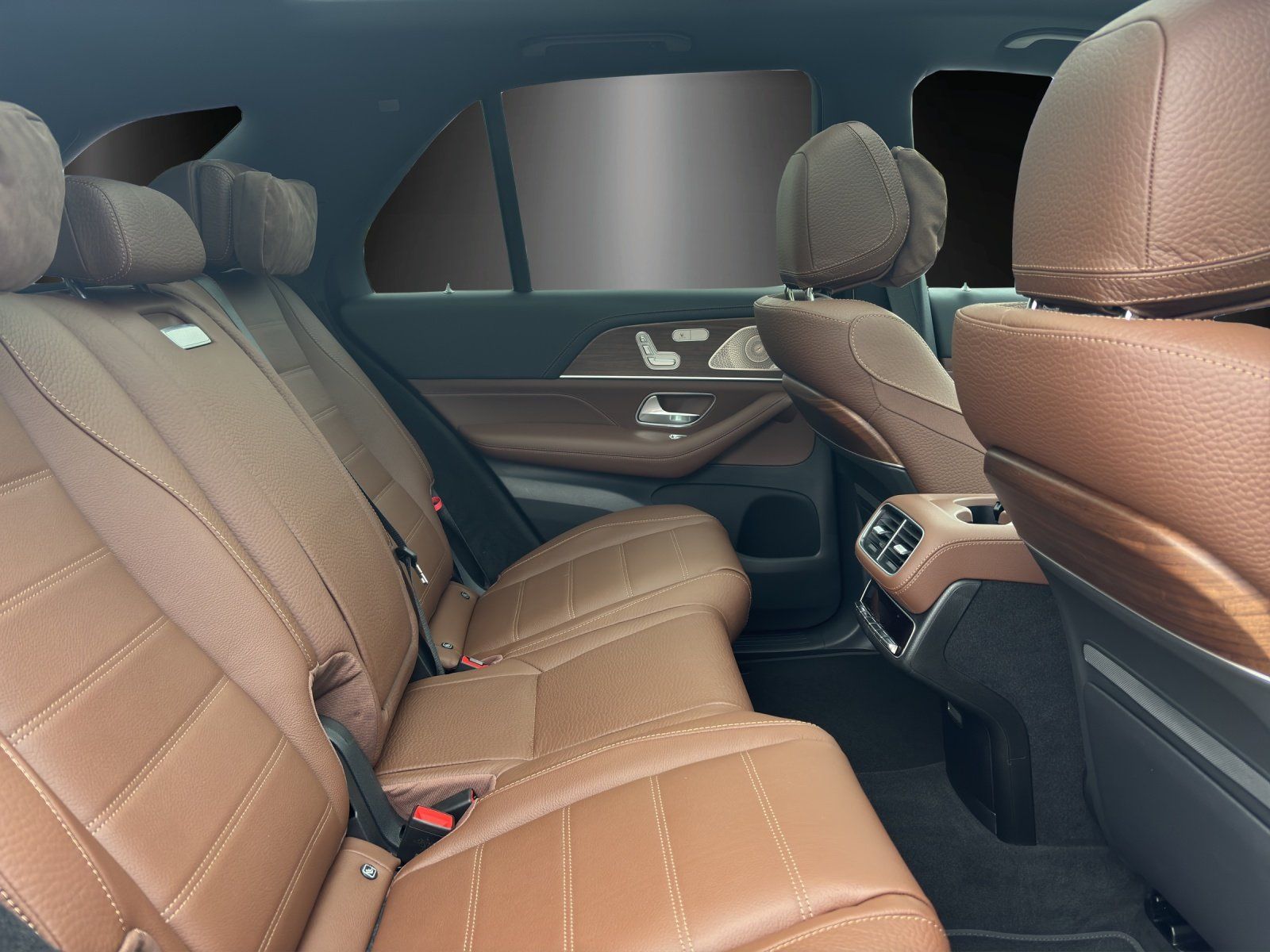 Fahrzeugabbildung Mercedes-Benz GLE 350 de 4M AMG AIRMATIC HEAD-UP PANO AHK 360°