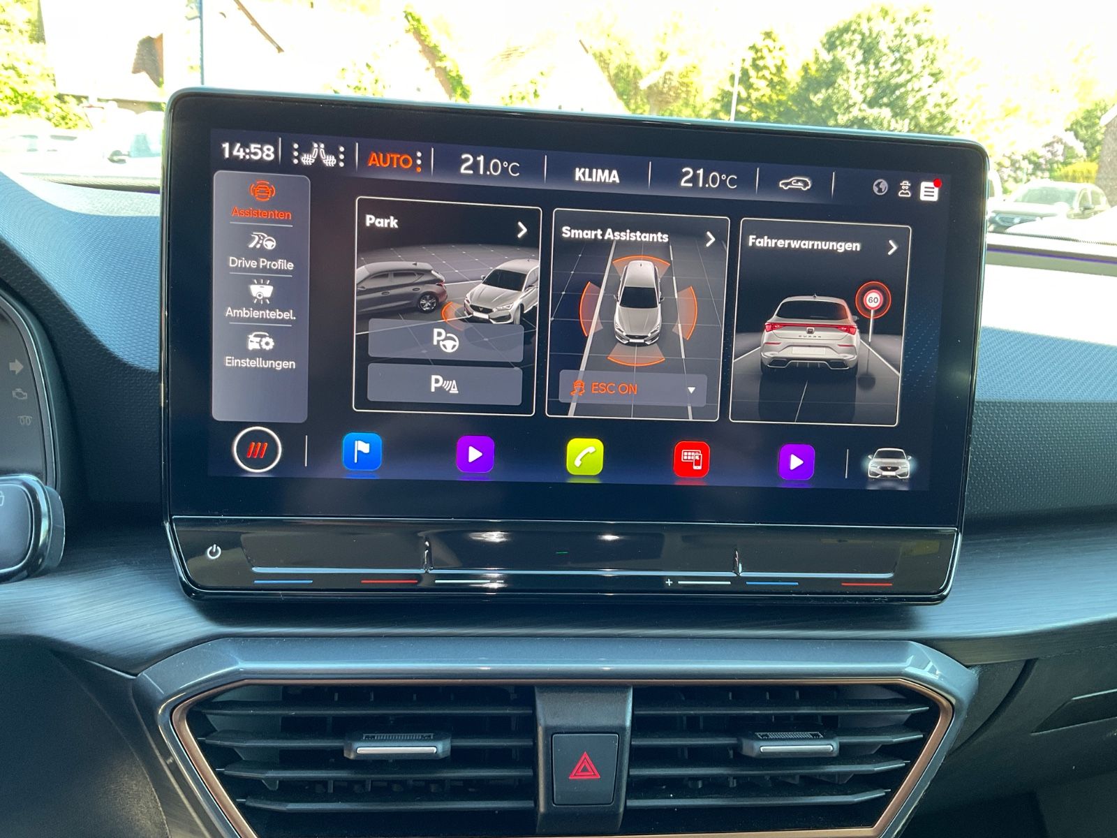 Fahrzeugabbildung CUPRA Leon 1.5 eTSI DSG,Kamera,Navi,LED,Carplay,ACC