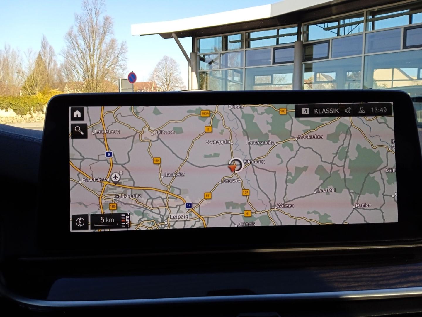 BMW 530 i Tour LuxuryLine Park-Assistent+AHZV+LED+DA
