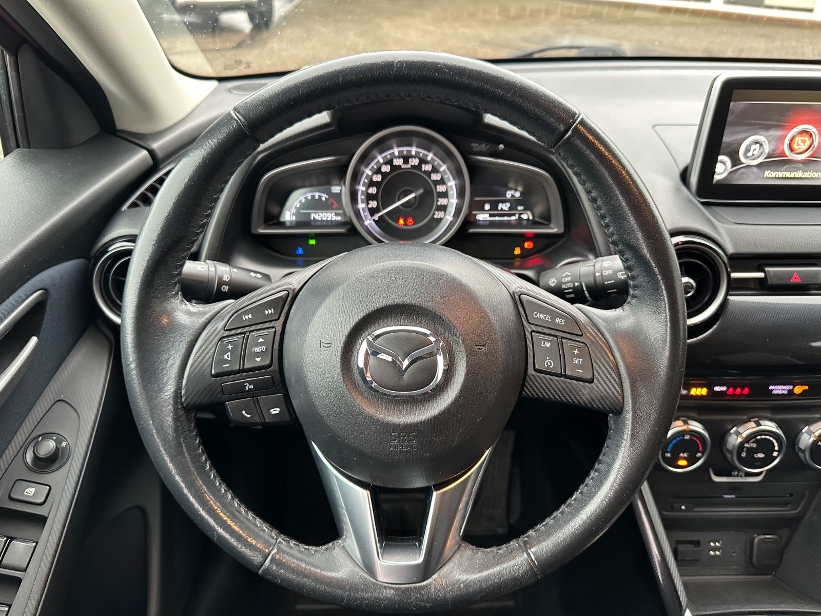 Fahrzeugabbildung Mazda 2 1.5 SKYACTIV-G 90 Nakama GRA/Sitzhzg/Einparkh