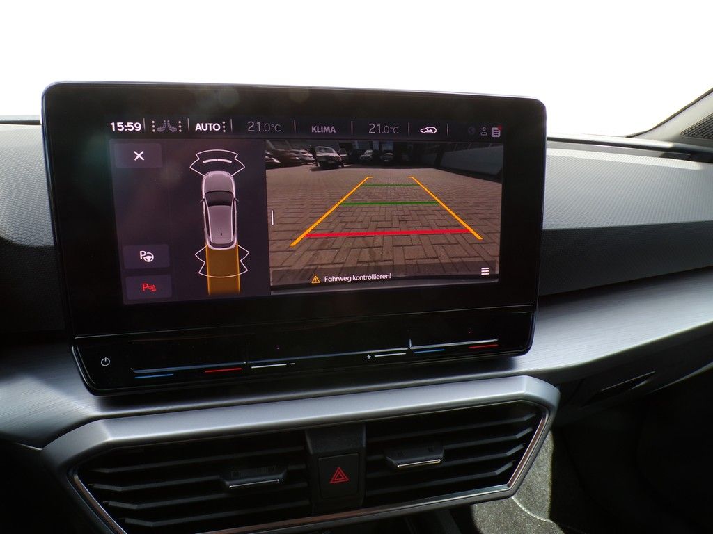 Fahrzeugabbildung SEAT Leon 1.5 eTSI DSG FR