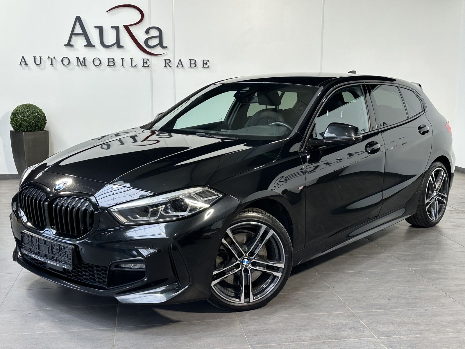 Fahrzeugabbildung BMW 120d xDrive M-Sport NAV+LED+KAMERA+HIFI+18ZO+PP