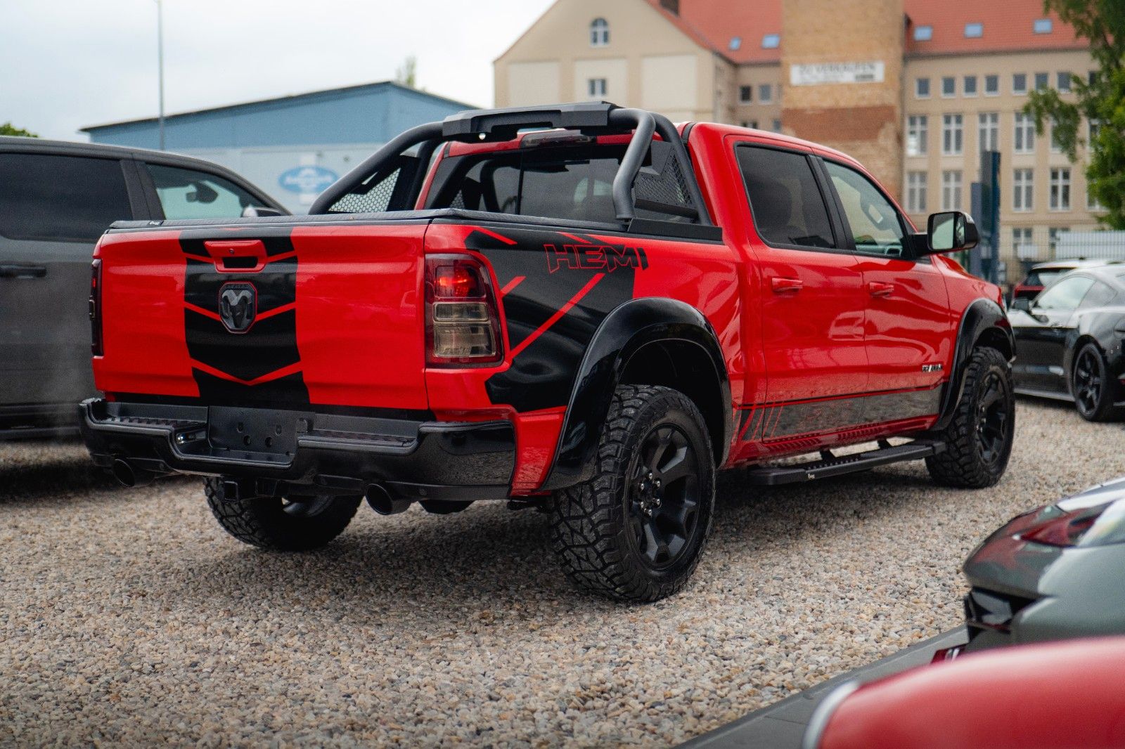 Fahrzeugabbildung Dodge RAM 5.7 V8 HEMI 4x4 RED DEVIL Offroad NightPaket