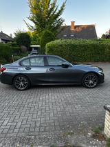 BMW 320i Sport Line Automatik Sport Line - BMW 320 in Duisburg
